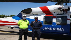 AA, jandarma ve emniyet ekiplerinin havadan trafik denetimlerini görüntüledi 