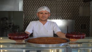 Afyonkarahisar'da ekmek kadayıfına yoğun ilgi