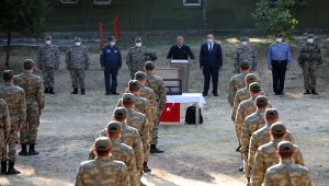 Akar ve TSK komuta kademesi "hudut kartallarıyla" bayramlaştı