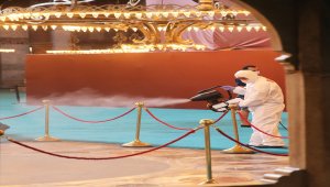 Ayasofya-i Kebir Cami-i Şerifi'nde Kurban Bayramı temizliği