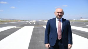 Bakan Karaismailoğlu, Erzurum Havalimanı'ndaki "CAT 3A" sisteminin açılışında konuştu: