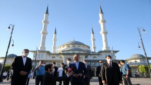 Cumhurbaşkanı Yardımcısı Oktay: "Hemen hemen tüm sanayi ve ticaretimizin çarkları eski ile yarışır vaziyette"