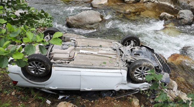 Giresun'da otomobil dereye yuvarlandı: 4 yaralı