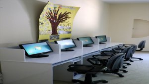 İzmir'de TÜGVA'nın yaptırdığı bilişim salonu hizmete girdi