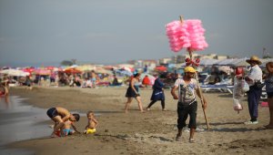 Karasu sahilleri bayramın ilk gününde vatandaşların akınına uğradı