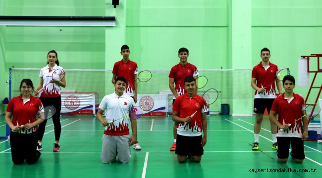 Milli badmintoncular, çalışmalarını Ankara'da sürdürüyor
