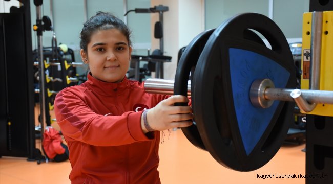 Milli halterci Ayşegül Çakın'ın gözü olimpiyatta