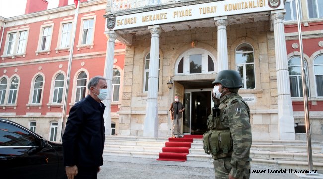 Milli Savunma Bakanı Hulusi Akar ve TSK komuta kademesi, Yunanistan ve Bulgaristan sınırlarındaki birliklerde denetleme ve incelemelerde bulunuyor.