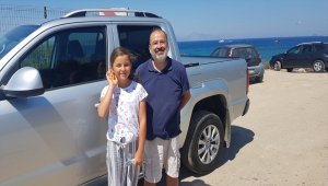 Muğla'da emniyet müdürü, dalış sırasında cep telefonu buldu