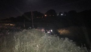 Sakarya'da minibüs şarampole devrildi: 2 yaralı