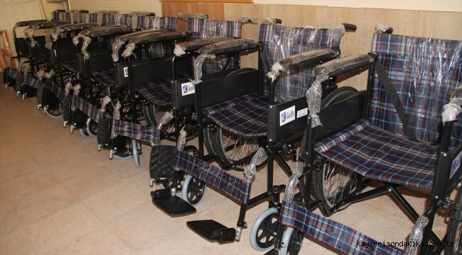 Şırnak'taki Mehmetçiklerden Hataylı engellilere tekerlekli sandalye desteği