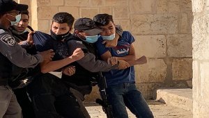 Yüzlerce Fanatik Yahudi Mescid-i Aksa'ya baskın düzenledi