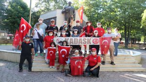 30 Ağustos anısına İstiklal Yolu'nu yürüdüler