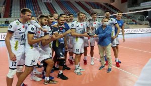 6. Simya Metal TSYD İzmir Voleybol Turnuvası'nı Arkas Spor kazandı