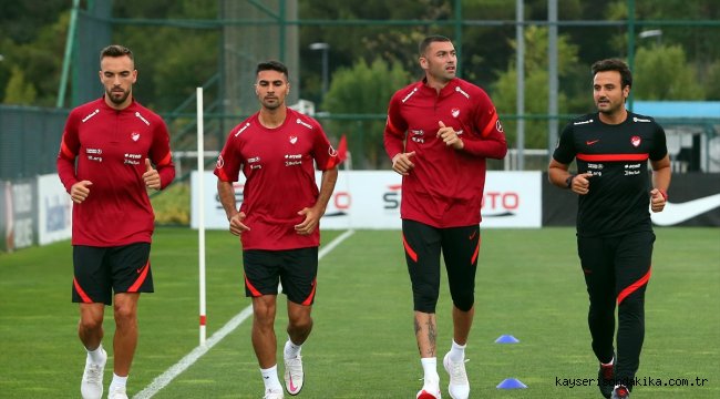 A Milli Futbol Takımı, Macaristan maçı hazırlıklarına başladı