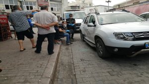 Adana'da lastiğini patlattıkları otomobilden 130 bin lira çaldılar