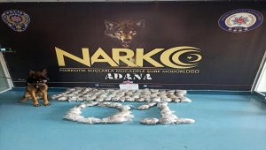 Adana'da minibüsün yakıt deposunda esrar ele geçirildi