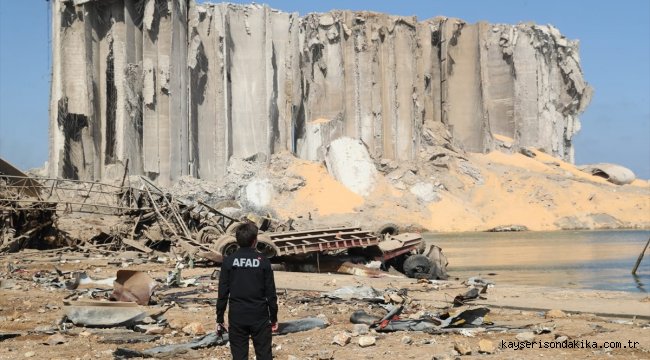 AFAD, patlamanın gerçekleştiği Beyrut Limanı'nda arama kurtarma çalışmalarına başladı