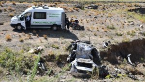 Ağrı'da otomobil şarampole devrildi: 3 ölü, 2 yaralı
