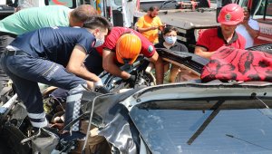 Anadolu Otoyolu'nda bariyere çarpan cipin sürücüsü yaralandı