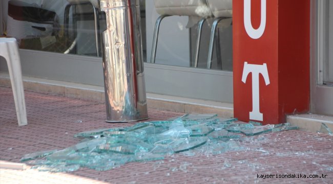 Antalya'da eczanedeki silahlı saldırıda yaşanan panik güvenlik kamerasında
