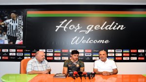 Aytemiz Alanyaspor, Paraguaylı forvet Adam Bareiro'yla sözleşme imzaladı