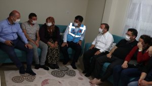 Bakan Soylu ve Kurum'dan selde eşi kaybolan Zeynep Akar'a ziyaret