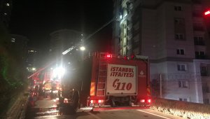 Başakşehir'de bir sitede çıkan yangın söndürüldü