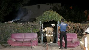 Başakşehir'de gecekondu yangını korkuttu