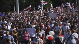 Belarus'ta protestocular Cumhurbaşkanlığı Sarayı'na yürümek istedi