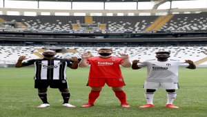 Beşiktaş Futbol Takımı'nın yeni sezon formaları tanıtıldı