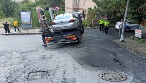 Beşiktaş'ta yağış nedeniyle yol çöktü