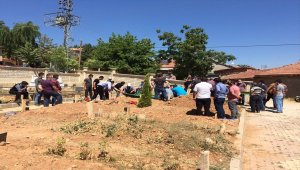 Bilecik'te gölette boğulan anne ve kızının cenazeleri toprağa verildi