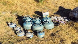 Bitlis'te teröristlere ait gıda ve yaşam malzemeleri bulundu