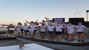 Bodrum'da kadın yelkenciler barışa yelken açtı