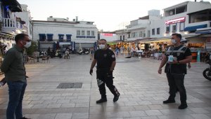 Bodrum'da Kovid-19 tedbirleri kapsamında maske denetimi