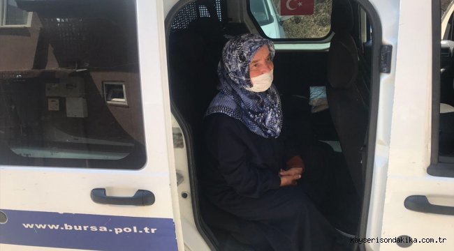 Bursa'da kuyumcu çantasıyla yürüyen kadın kapkaça uğradı