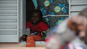 Cansuyu Derneği Mali'de yetimlerin yüzlerini güldürdü