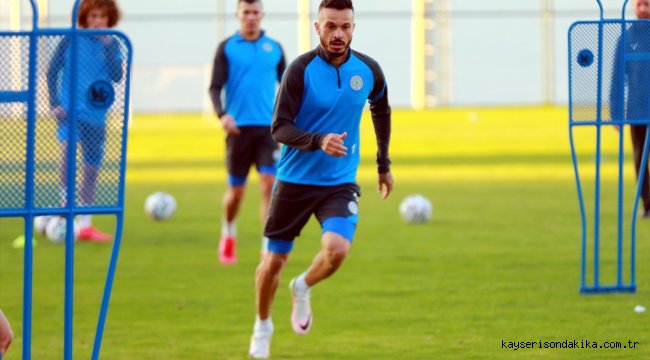 Çaykur Rizesporlu futbolcu Boldrin: "Avrupa Ligi'nde oynayacağımıza inanıyorum"
