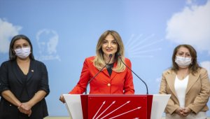 CHP'li Nazlıaka kadın kolları genel başkanlığına aday olduğunu açıkladı