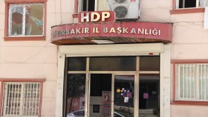 Diyarbakır anneleri bayramı evlat nöbetinde geçiriyor
