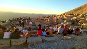 Dünya mirası Nemrut'ta Kurban Bayramı yoğunluğu
