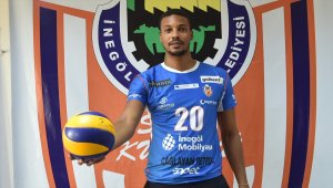 Efeler Ligi ekiplerinden İnegöl Belediyespor'da Uriarte Osmany'nin sözleşmesi uzatıldı