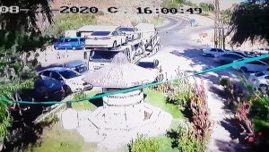 Elazığ'da tırın park halindeki 5 otomobile çarpma anı güvenlik kamerasında