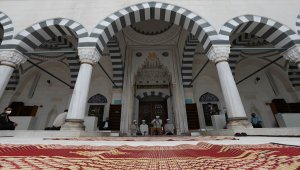 Ermeniler'in şehit ettiği Azerbaycanlı askerler DCA'de dualarla anıldı