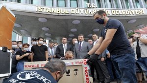 Fatih'in portresi İBB'ye getirildi