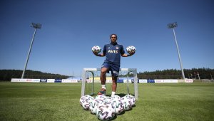 Fenerbahçeli Lemos: "Türkiye'nin en büyük kulübünde olduğum için çok mutluyum"