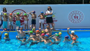 Gençlik ve Spor Bakanlığından 19 ile portatif yüzme havuzu