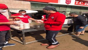 Giresun'daki selzedelere Kızılay desteği
