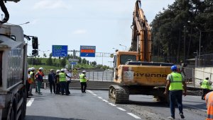 GÜNCELLEME 2 - Eyüpsultan'da yaya üst geçidi çöktü